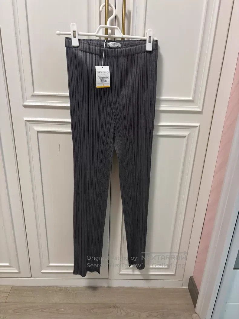 Issey Miyake Issey Miyake size:5 Dark gray pleated pants Size 22" - 1 Thumbnail