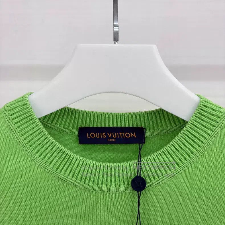 Louis Vuitton Louis Vuitton Green pin short sleeve Size US L / EU 52-54 / 3 - 3 Thumbnail