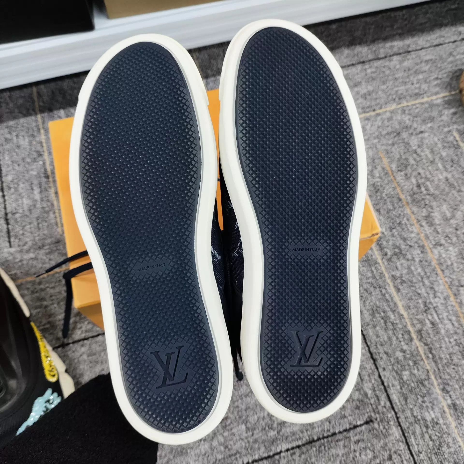 Louis Vuitton LV Monogram Blue Casual Sneakers 37.5 Size US 7 / IT 37 - 2 Thumbnail