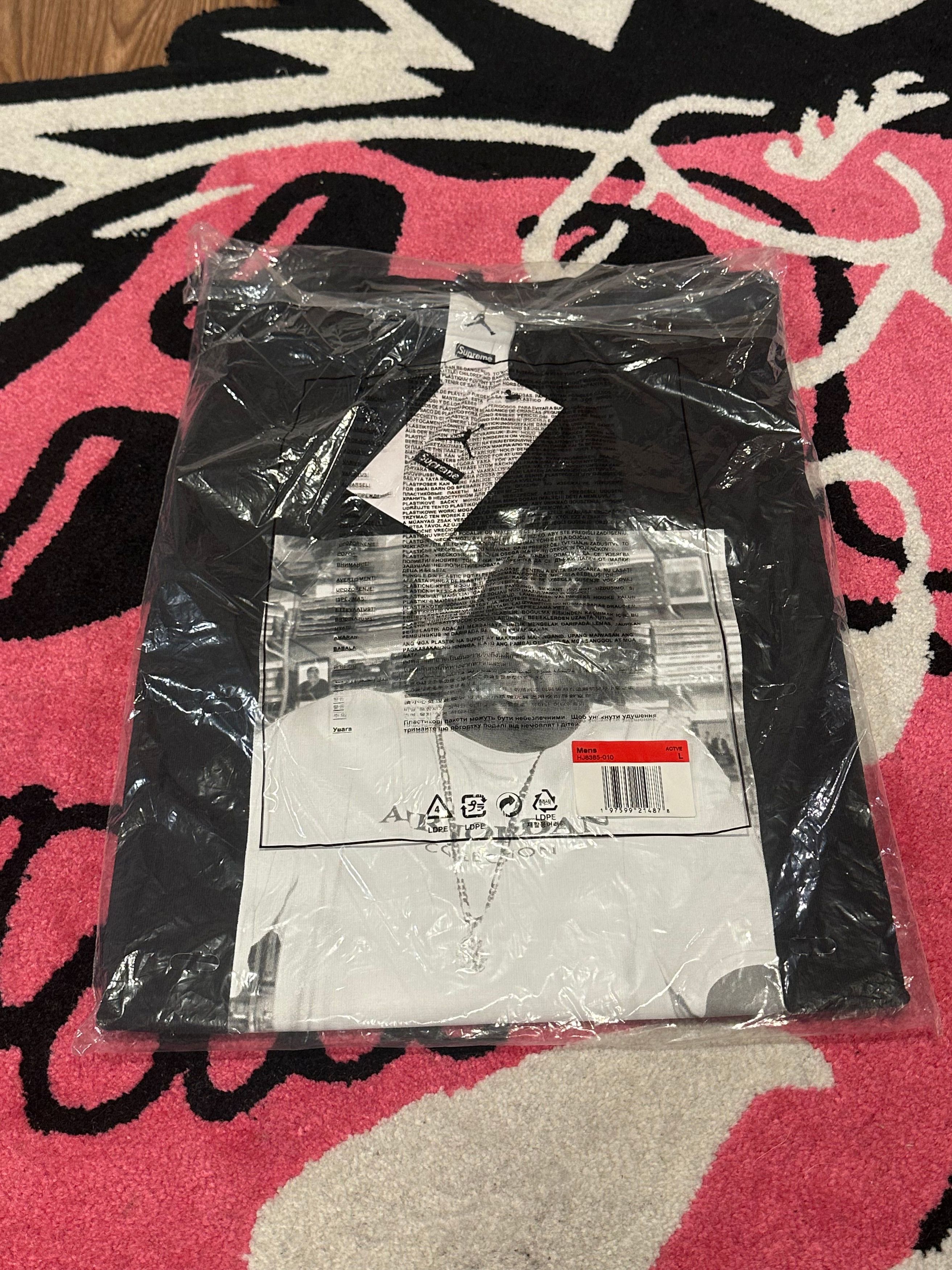Jordan Brand × Supreme Supreme Jordan Biggie S/S Top Black Size US L / EU 52-54 / 3 - 2 Thumbnail