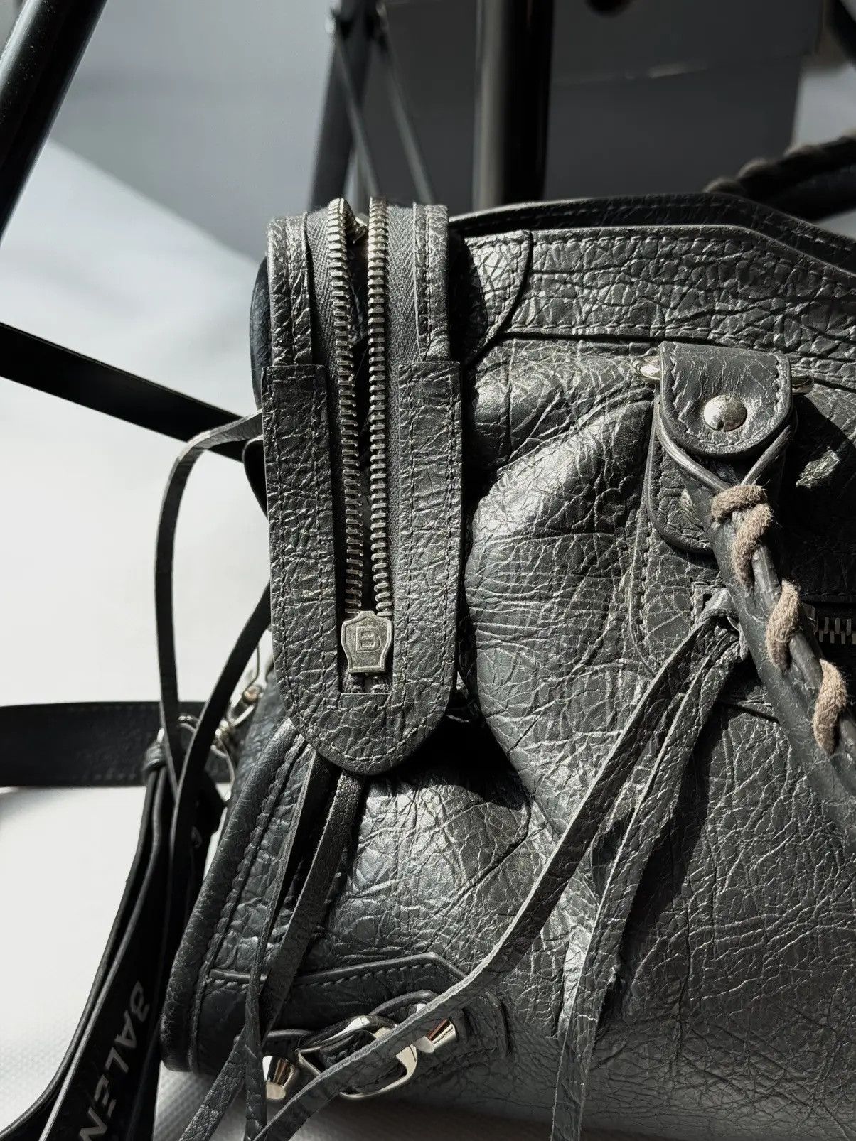Balenciaga Vintage Balenciaga 00s City Bag Distressed Leather Handbag Size ONE SIZE - 7 Thumbnail