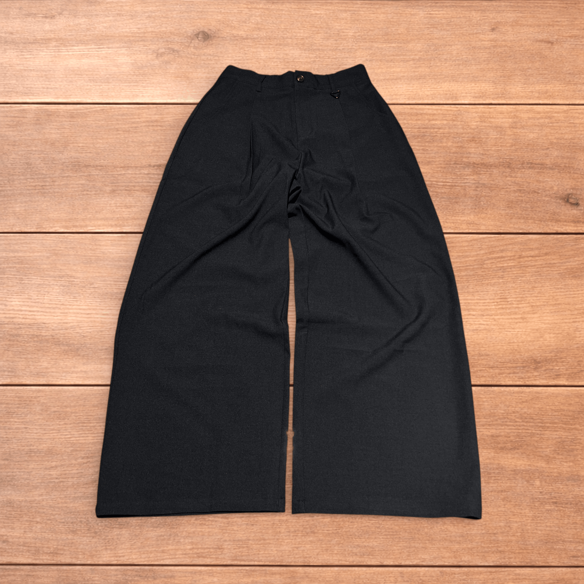Japanese Brand Vintage style baggy wide leg tailored trousers in black. Size US 32 / EU 48 - 1 Thumbnail