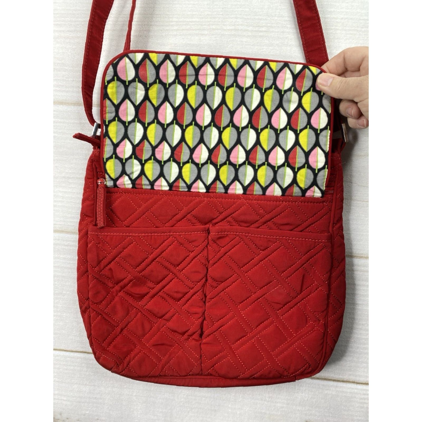 Vera Bradley Vera Bradley Crossbody Bag Red Quilted Medium Size Cotton Interior Multicolor Lining Zip Closure Adjustable Strap Inner Pockets Exterior Cotton Size ONE SIZE - 7 Thumbnail