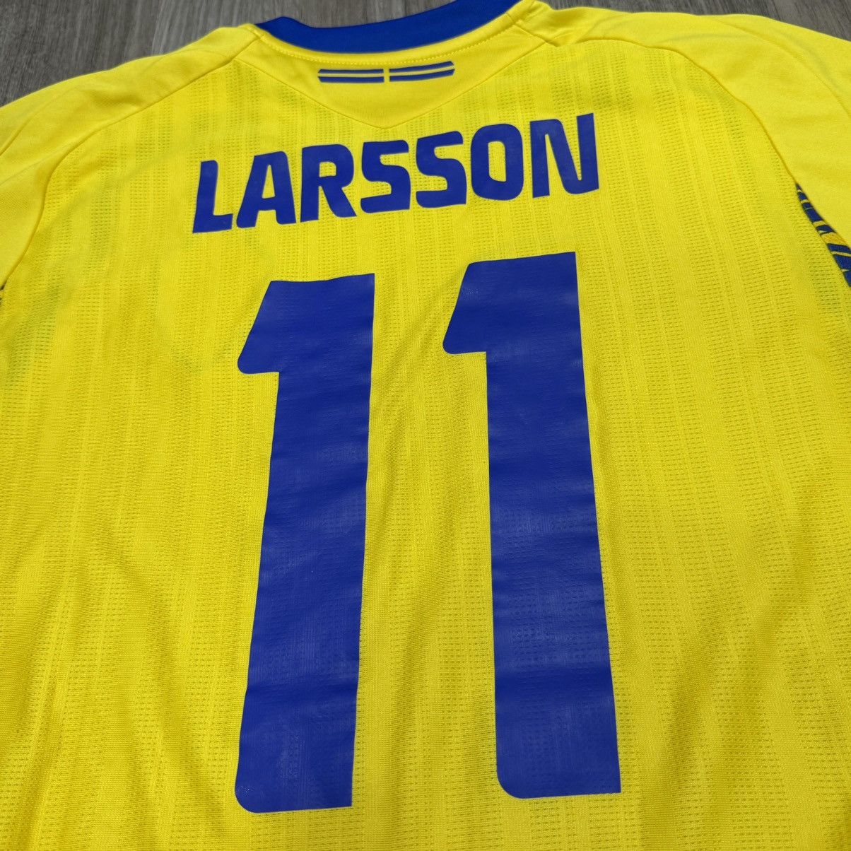 Umbro Sweden 07/09 home shirt #11 Larsson Size US S / EU 44-46 / 1 - 5 Thumbnail