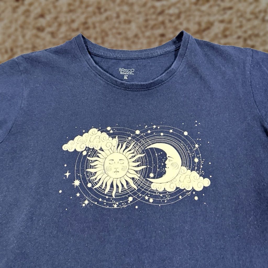 Vintage Brisco Brands Sun And Moon Graphic Print T-Shirt Womens XL Navy Blue Casual Shirt Size XL / US 12-14 / IT 48-50 - 1 Thumbnail