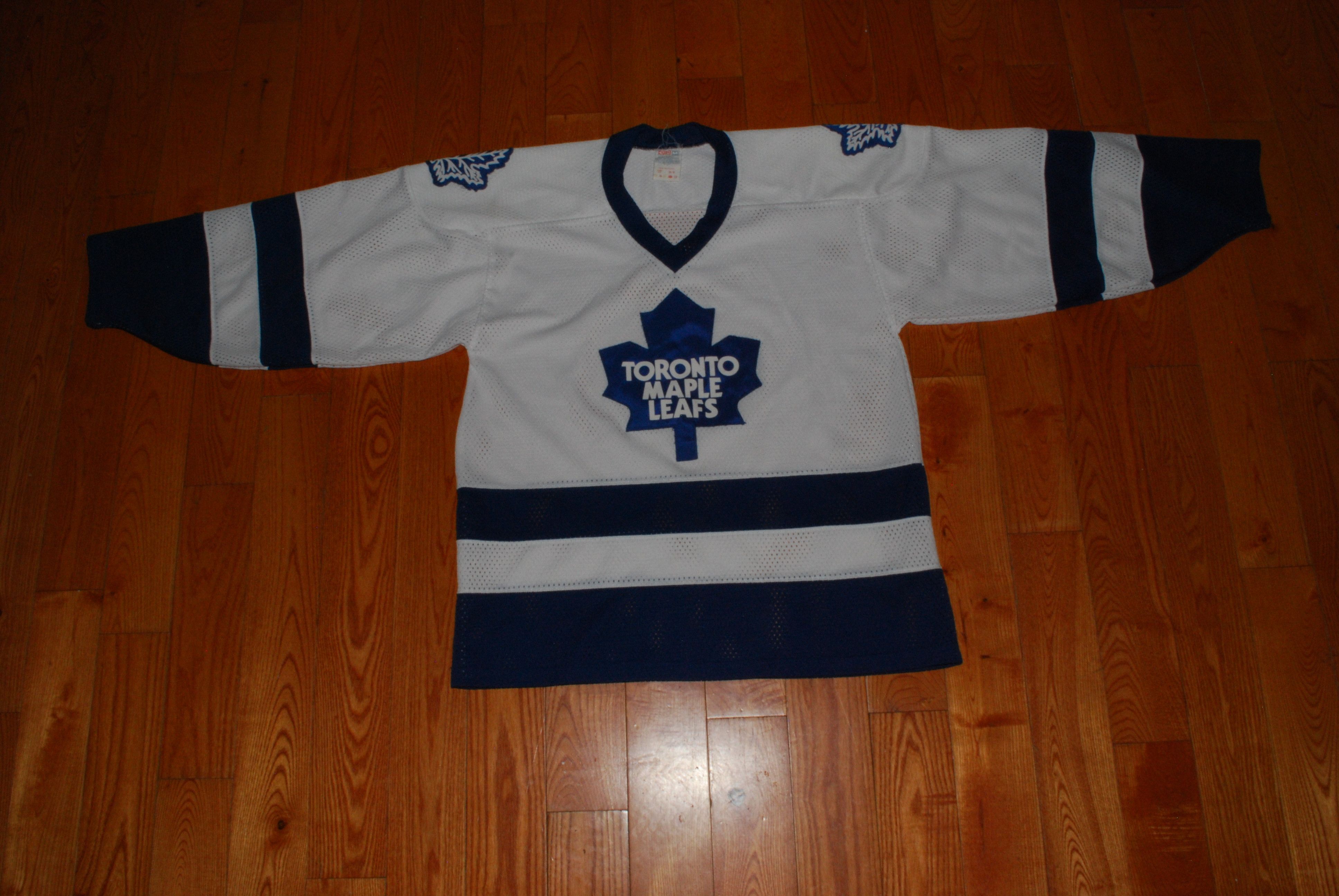 Ccm Vintage Toronto Maple Leafs Mesh Hockey Jersey by CCM Size US M / EU 48-50 / 2 - 1 Thumbnail