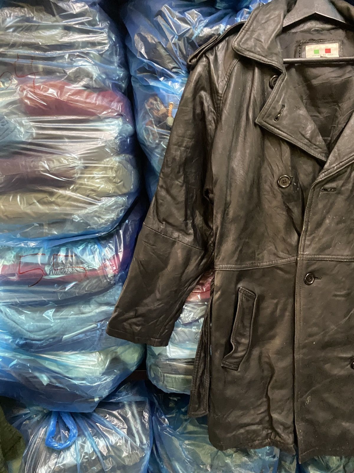 Other Vintage Italian Leather Double-Breasted Black Trench Coat Size US M / EU 48-50 / 2 - 5 Thumbnail