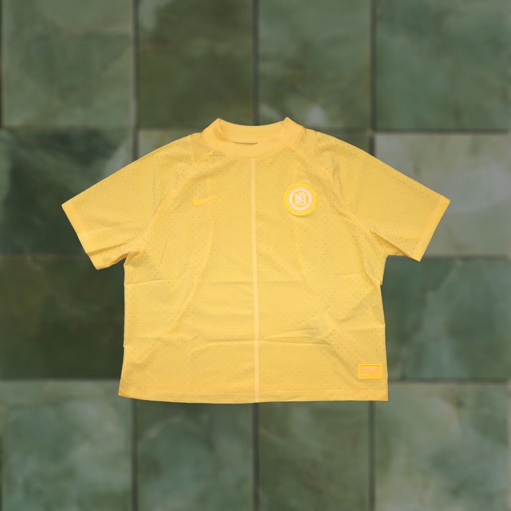 Nike NIKE FC COLLECTION WOMEN YELLOW TRAINING SHIRT FOOTBALL JERSEY CK2678-795 SIZE S Size S / US 4 / IT 40 - 1 Thumbnail