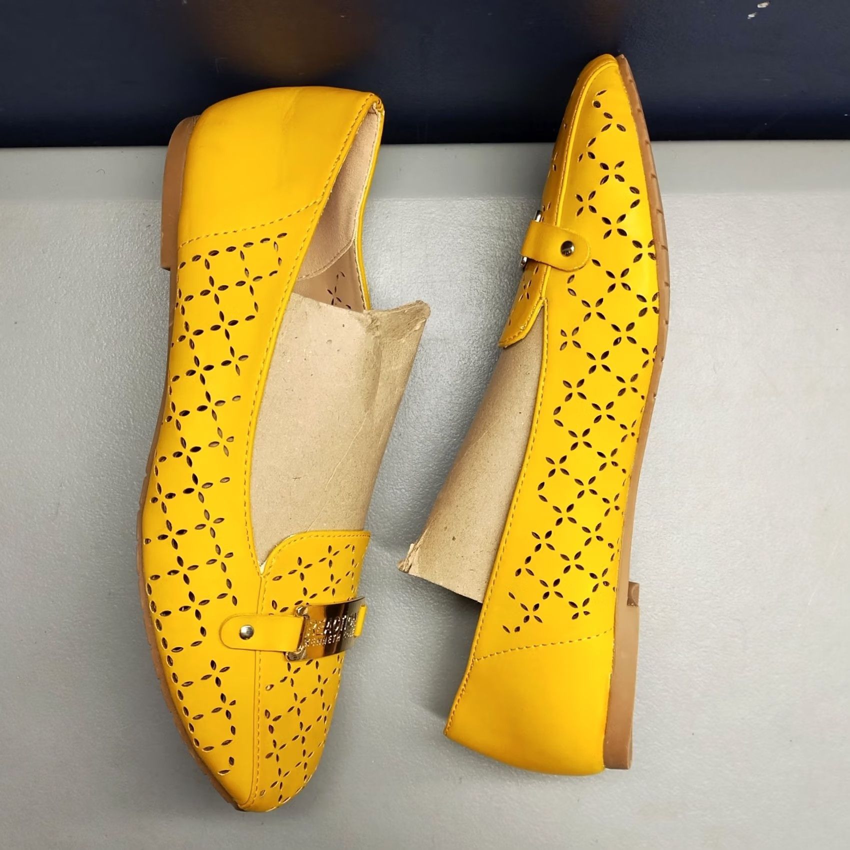 Kenneth Cole Kenneth Cole Reaction Flash Perf Flats Womens Size 7 Yellow Synthetic Cutout Slip On - NWOB Size US 7 / IT 37 - 2 Thumbnail