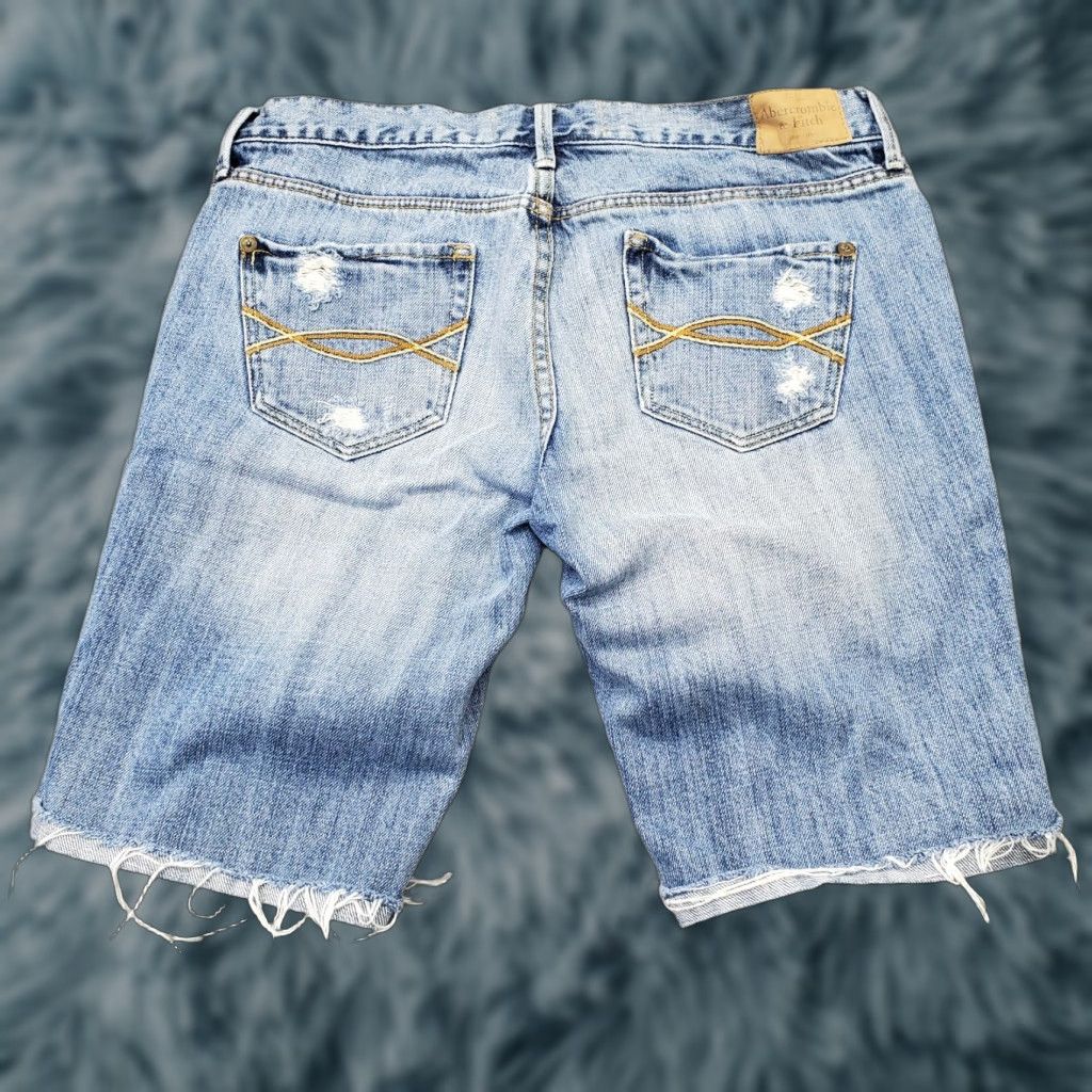 Abercrombie & Fitch Abercrombie & Fitch Womens Size 4 Denim Shorts Blue Cuffed Distressed Frayed Hem 5-Pocket Inseam 9.5" Regular fit, Casual Summer Size 27" / US 4 / IT 40 - 1 Thumbnail