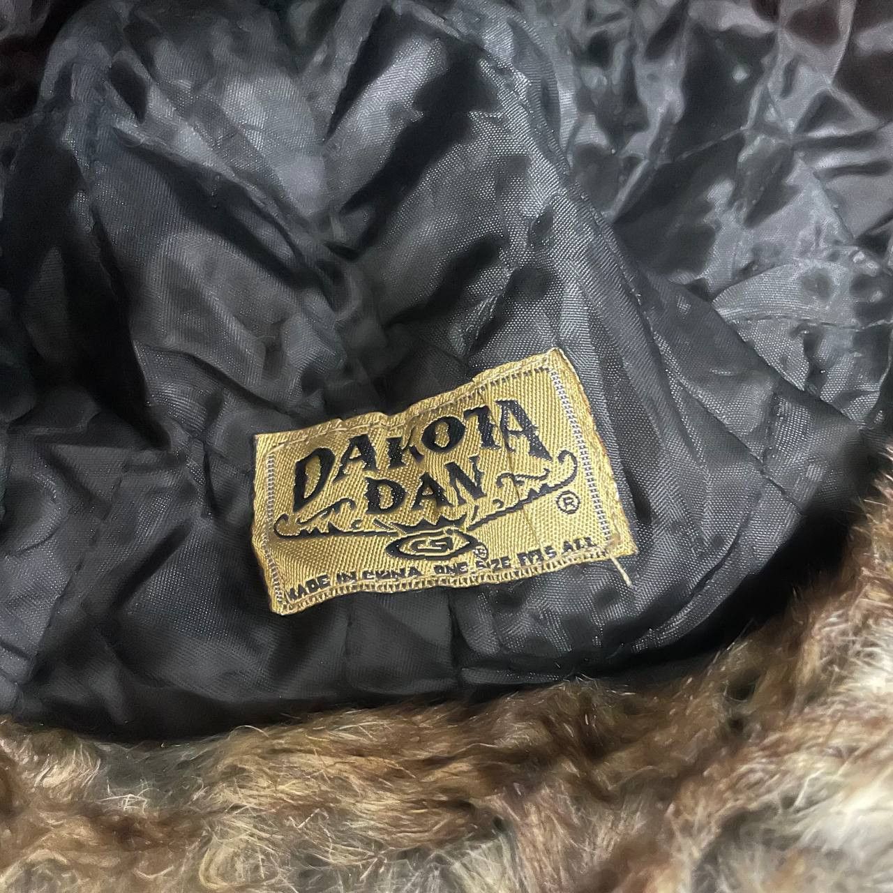 Dakota Grizzly ⭐️SALE⭐️ DAKOTA TRAPPER MOUNTAIN EQUIMENT Size ONE SIZE - 5 Thumbnail