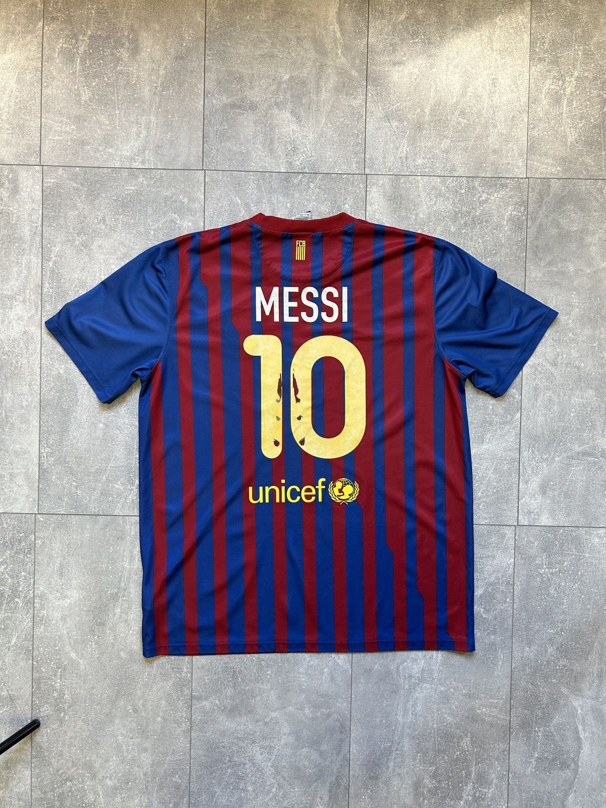 Vintage Mens Vintage Nike FC Barcelona Messi 10 Jersey T-shirt tee Size US XL / EU 56 / 4 - 1 Thumbnail