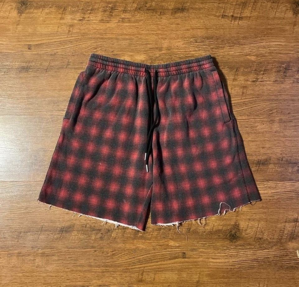Urban Outfitters Urban Outfitters Red and Black Plaid Sweat Shorts Size US 32 / EU 48 - 1 Thumbnail