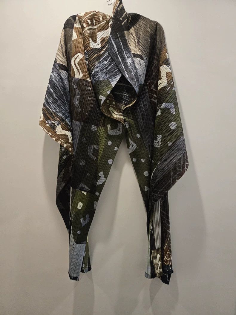 Issey Miyake Issey Miyake Green pleated shawl Size L / US 10 / IT 46 - 1 Thumbnail