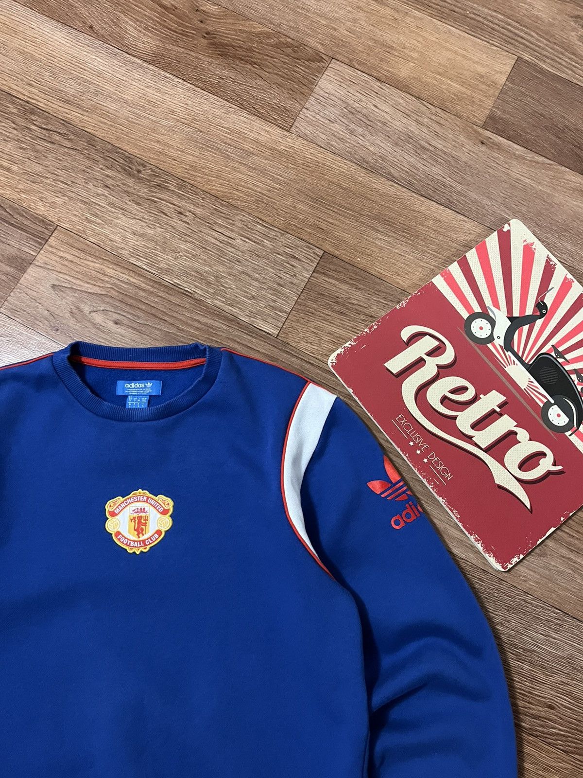 Adidas Vintage Adidas Originals Manchester United Logo Sweatshirt Size US S / EU 44-46 / 1 - 3 Thumbnail