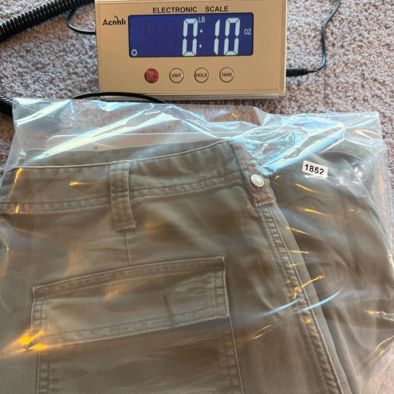 Tommy Hilfiger Tommy Hilfiger Jeans Womens Olive Green Utility Shorts 12 Size 34" / US 12 / IT 48 - 6 Thumbnail