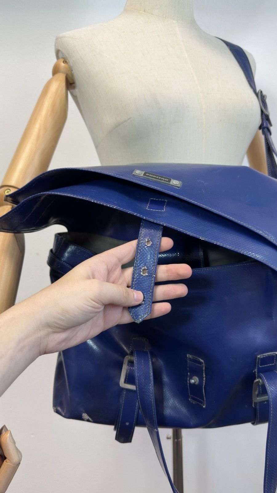 Freitag RARE Freitag R511 Carolus Blue Reference Line Shoulder Bag Size ONE SIZE - 5 Thumbnail