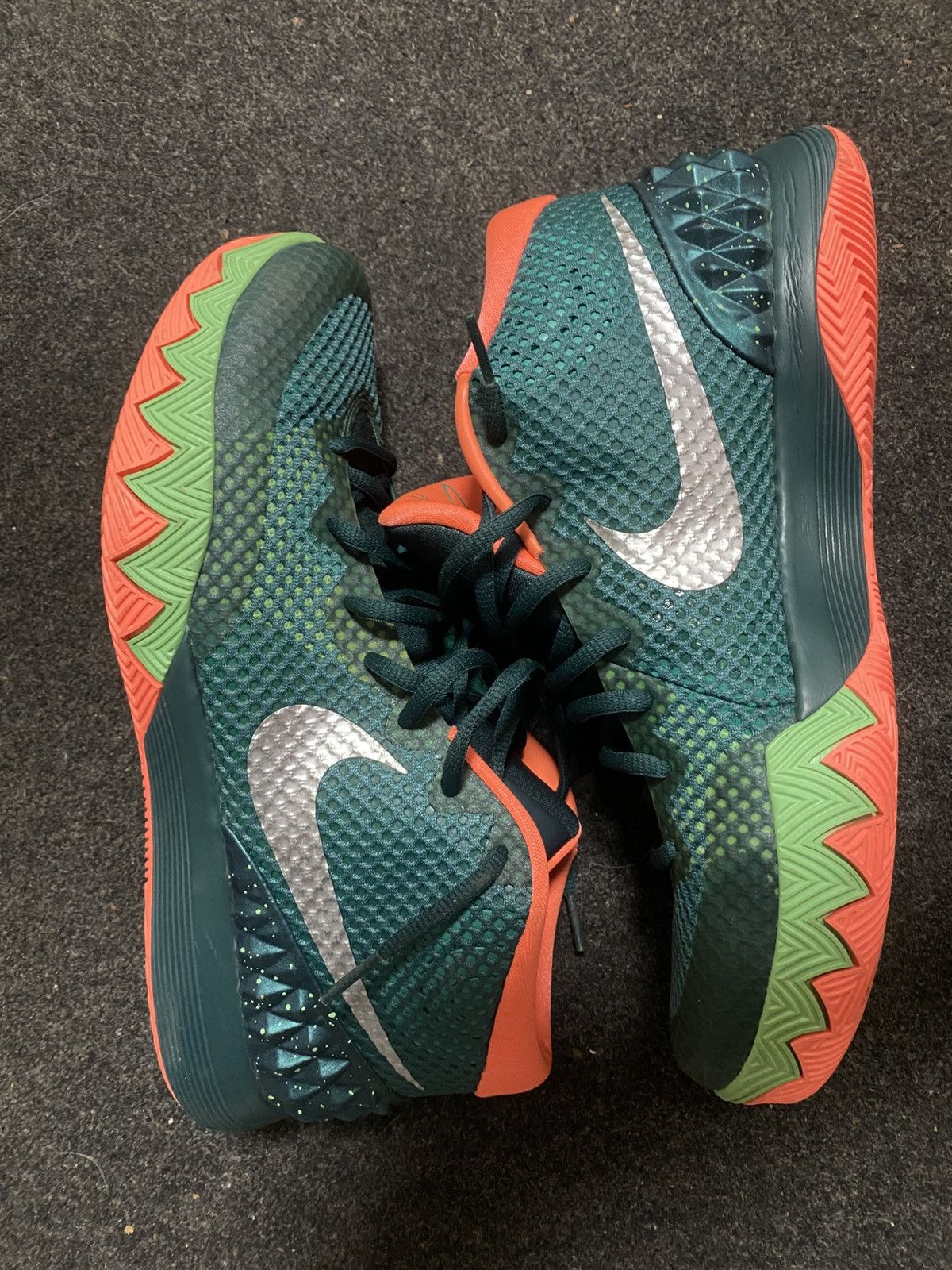 Nike Nike kyrie 1 Venus flytrap Size US 10 / EU 43 - 2 Thumbnail
