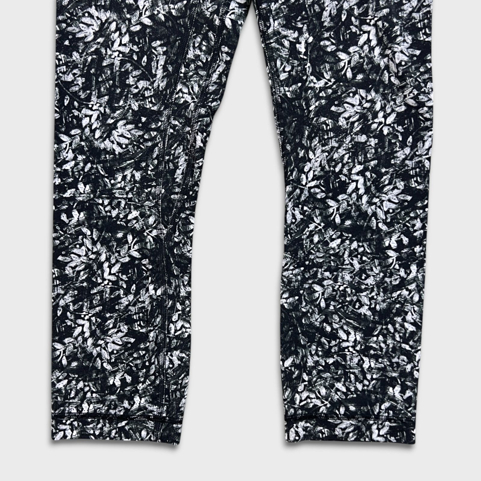 Lululemon Lululemon Align High-Rise Crop 21 Pants Floral Yoga Leggings Size 26" / US 2 / IT 38 - 4 Thumbnail