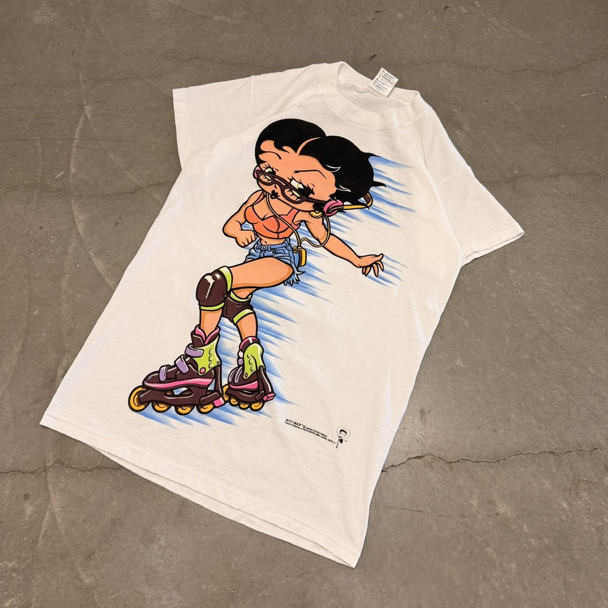 Vintage Vintage 1994 Rollerblading Betty Boop Tee Size US S / EU 44-46 / 1 - 1 Thumbnail