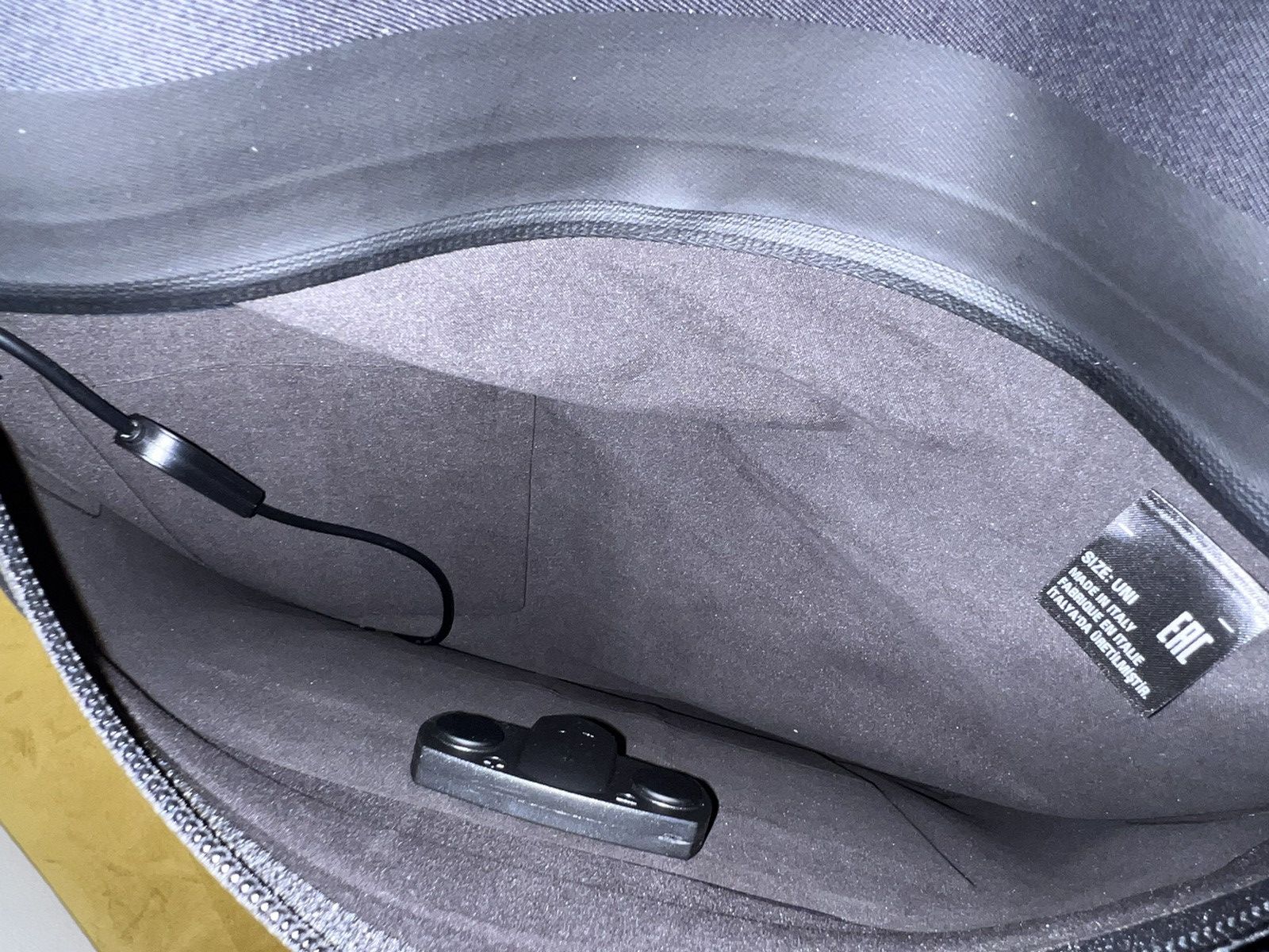 Maison Margiela $1.8K solar-powered device-charging waterproof backpack, IT Size ONE SIZE - 21 Thumbnail