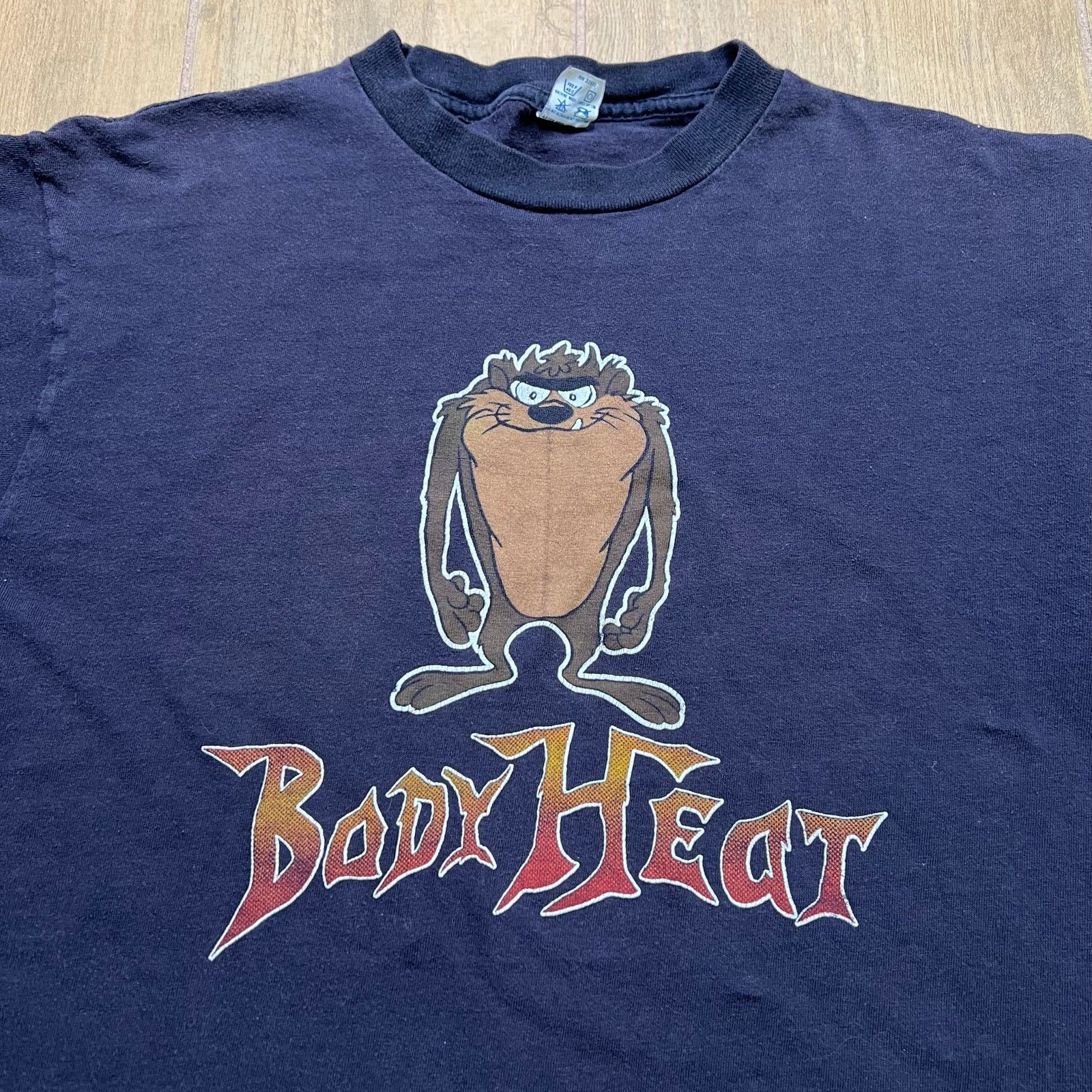 Vintage Vintage 80s Tasmanian Devil "Body Heat" t-shirt Sz XL f Size US XL / EU 56 / 4 - 3 Thumbnail