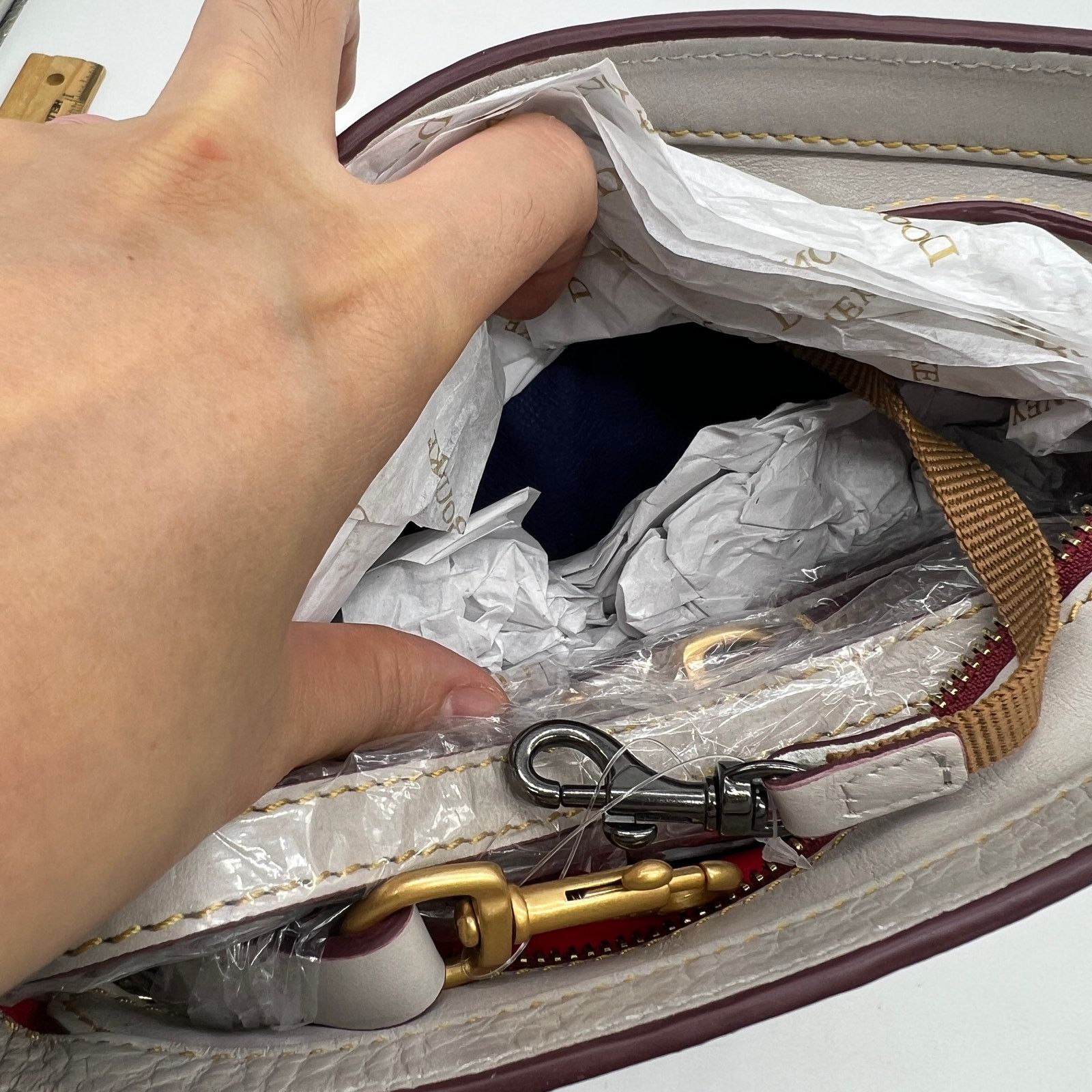 Dooney & Bourke Dooney & Bourke Florentine Zip Crossbody Handbags Ecru Size ONE SIZE - 6 Thumbnail