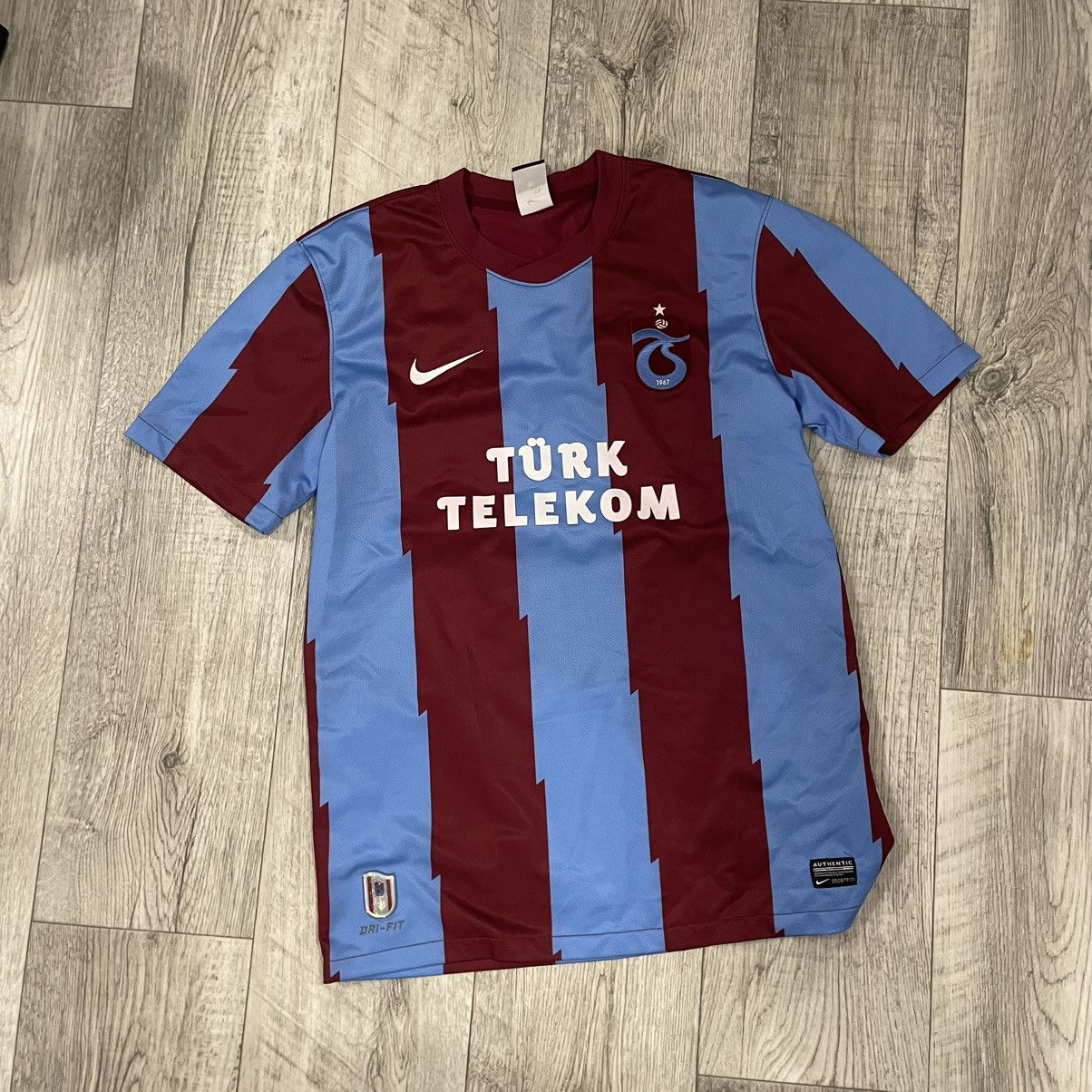 Nike Turkey 🇹🇷 ulker omer Galatasaray nike tee shir Jersey Telekom Size US M / EU 48-50 / 2 - 1 Thumbnail