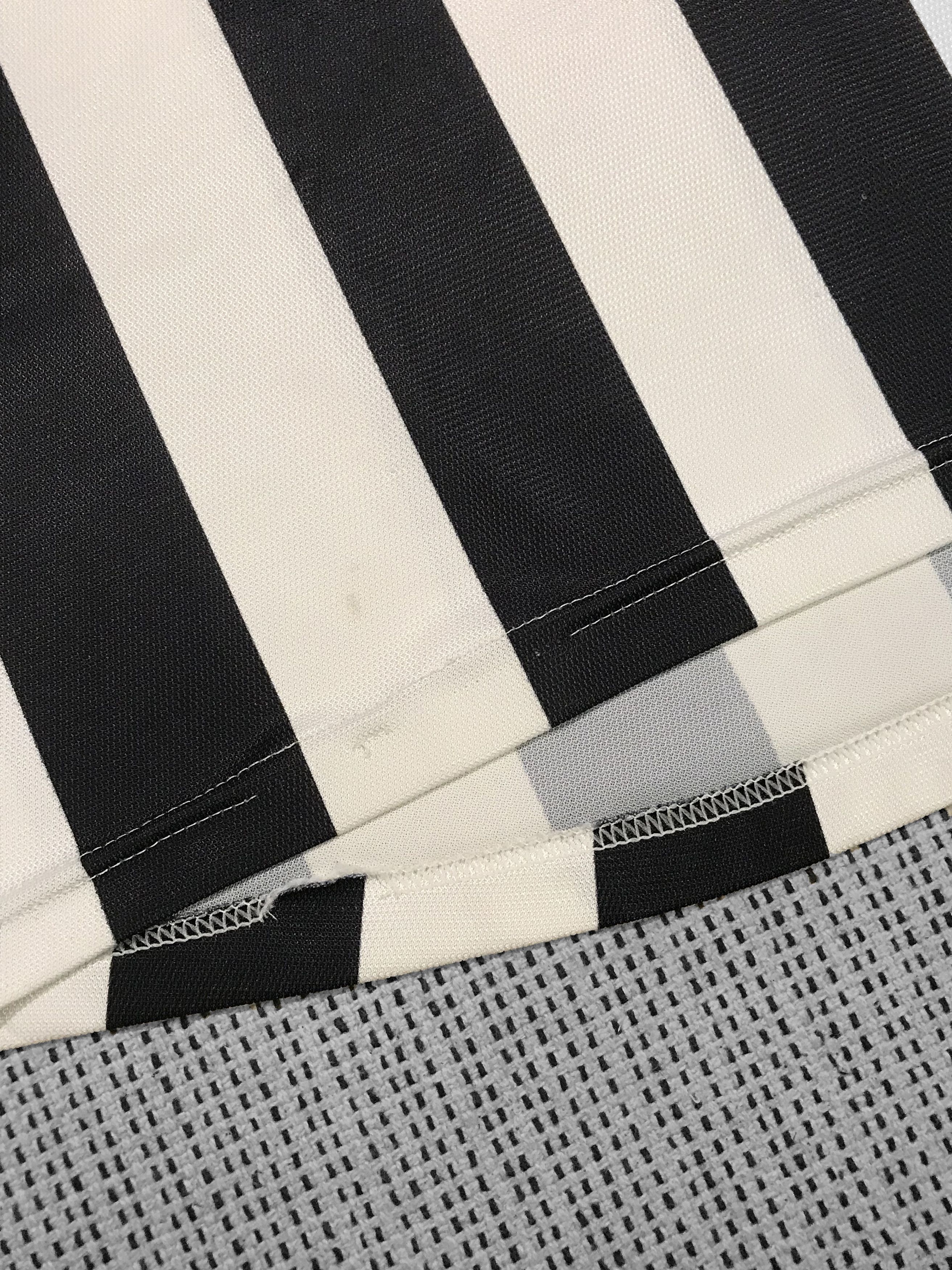 Lotto Sport × Vintage Lotto Juventus vintage soccer shirt 01'/02' (L) Size US L / EU 52-54 / 3 - 8 Thumbnail