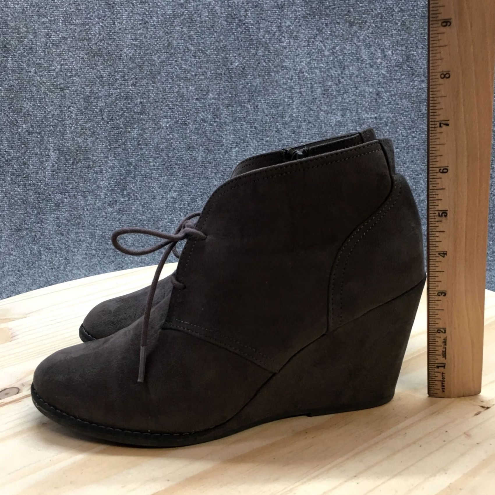 Vintage Universal Thread Boots Womens 10 W Gray Faux Suede Ankle Booties Lace Up Wedge Casual Shoes Size US 10 / IT 40 - 7 Thumbnail