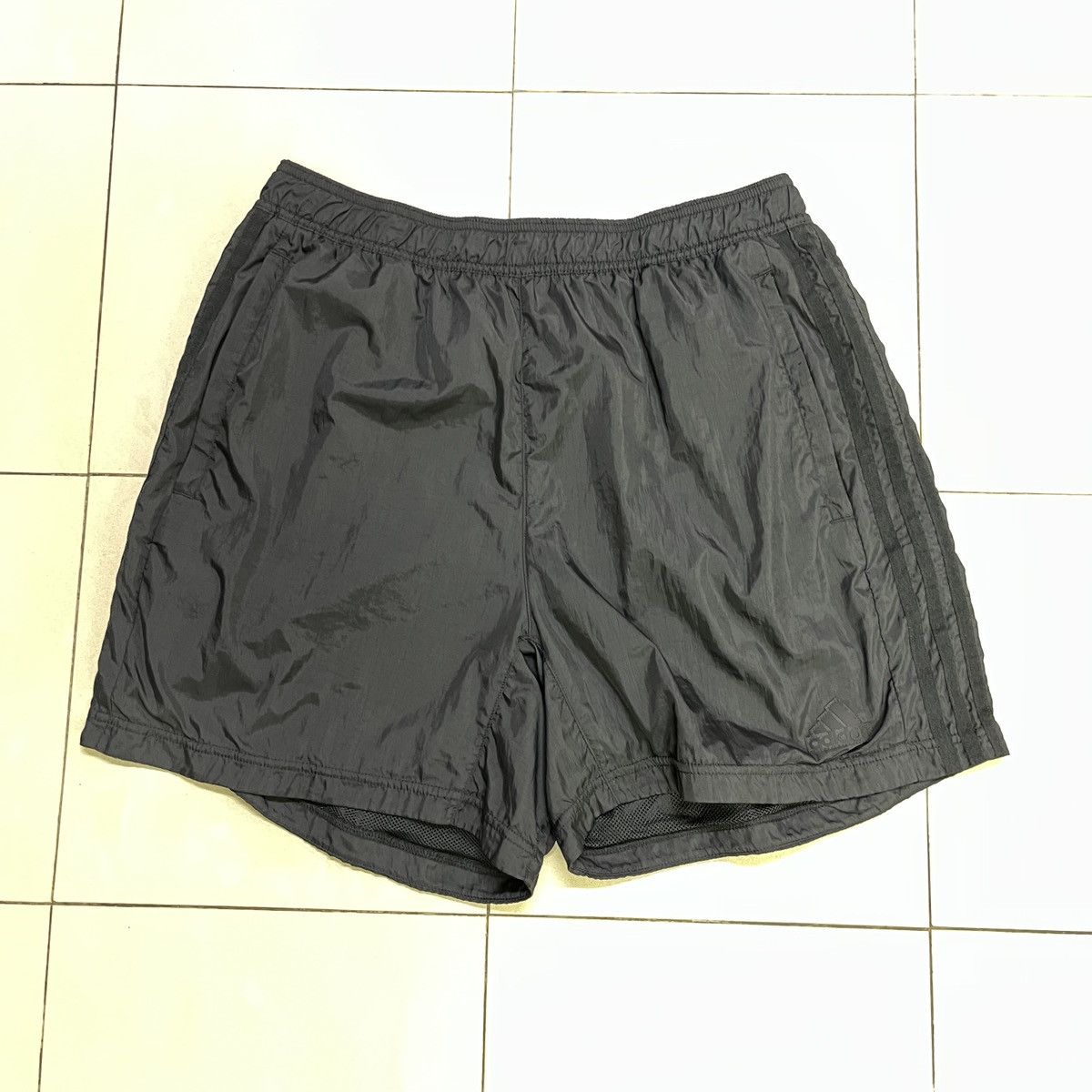 Adidas Adidas Black Stripes Shorts Size 30" / US 8 / IT 44 - 2 Thumbnail