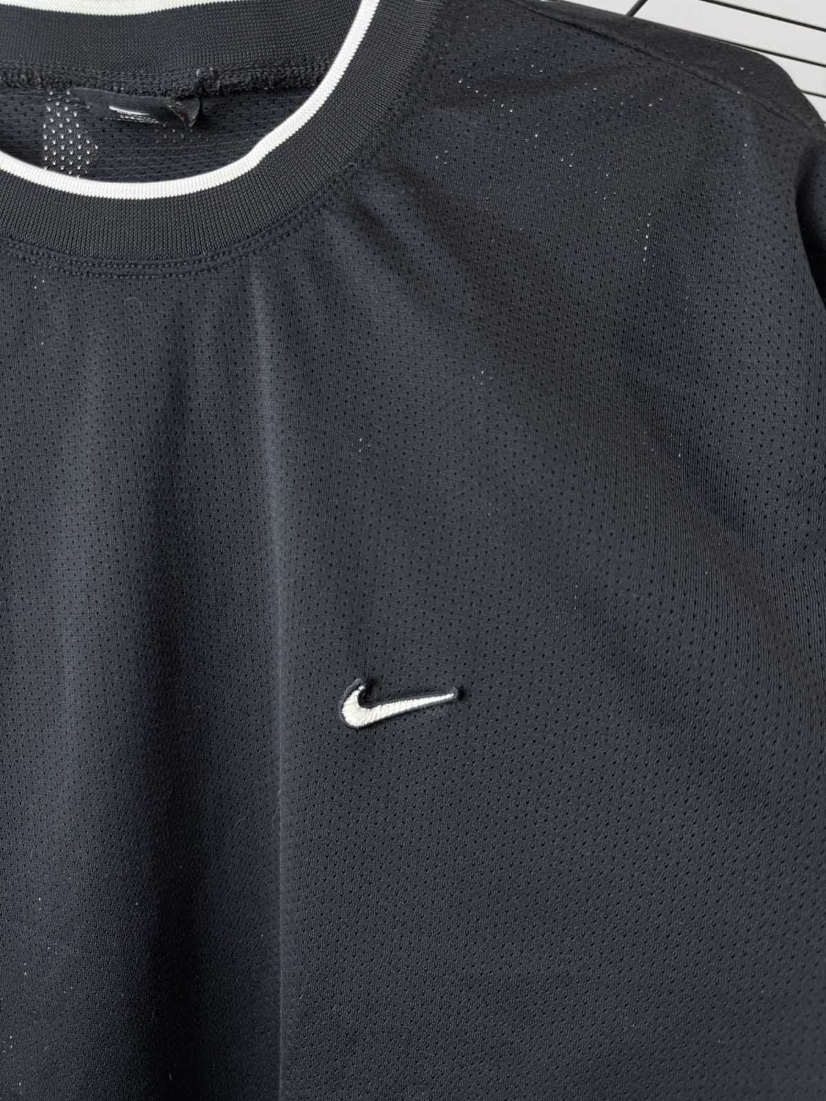 Nike Rare Vintage Nike Mesh T Shirt Mini Logo Archive Size US L / EU 52-54 / 3 - 3 Thumbnail