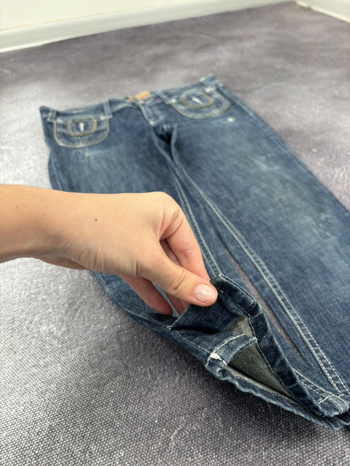 Dolce & Gabbana Vintage Dolce & Gabbana Glamour Women’s Cropped Denim Jeans Size 26" / US 2 / IT 38 - 4 Thumbnail