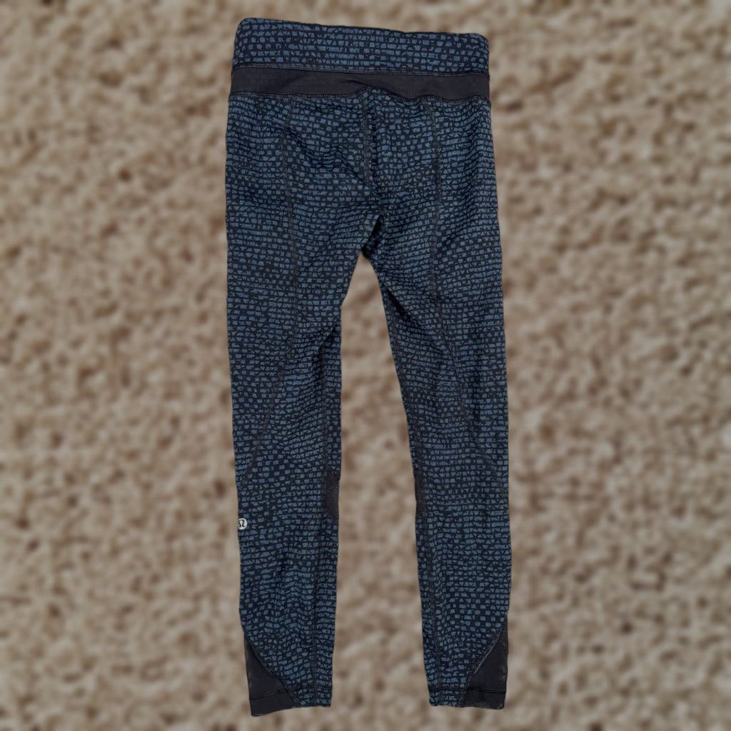 Lululemon Lululemon Pants Women 4 Blue Black Inspire Tight II Luxtreme Run W5AA6S Size 27" / US 4 / IT 40 - 1 Thumbnail