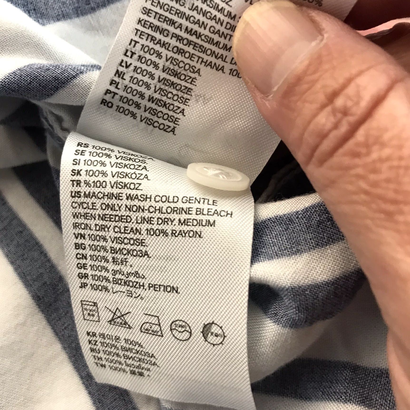 H&M H&M Blu/Wht Striped Button-Up Mens Size 2X X-Soft India Shirt Casual Workwear 100% Viscose Rayon Button-Up Regular Short Sleeve Blu/Wht Mens 2X Size US XXL / EU 58 / 5 - 5 Thumbnail