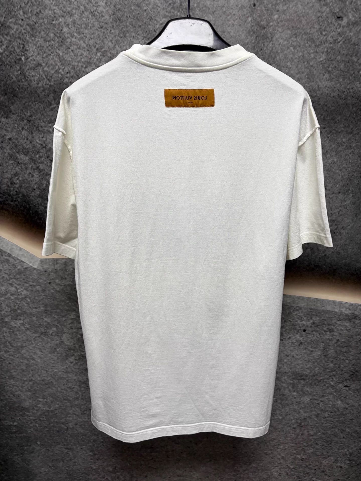 Louis Vuitton LV Signature short sleeve T-shirt XL like new Size US XL / EU 56 / 4 - 2 Thumbnail