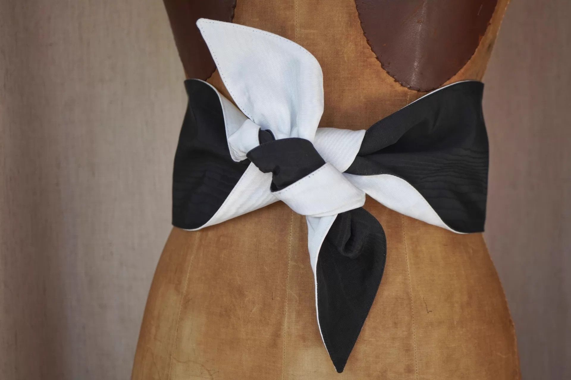 Yves Saint Laurent Yves Saint Laurent 1979 Rive Gauche Black & White Waist Sash Size ONE SIZE - 1 Thumbnail