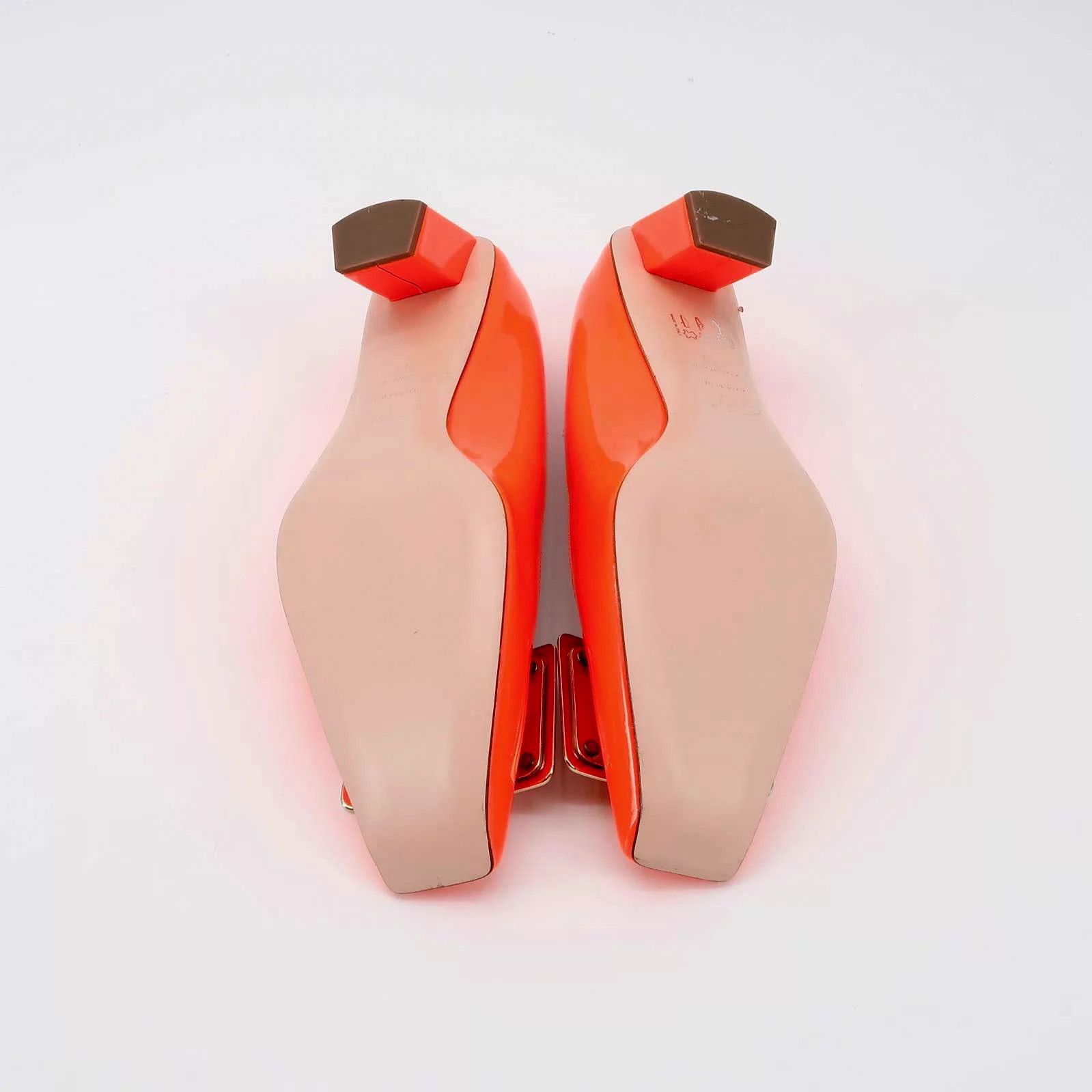 Roger Vivier Roger Vivier Authentic Pumps 37 Size US 6.5 / IT 36.5 - 2 Thumbnail