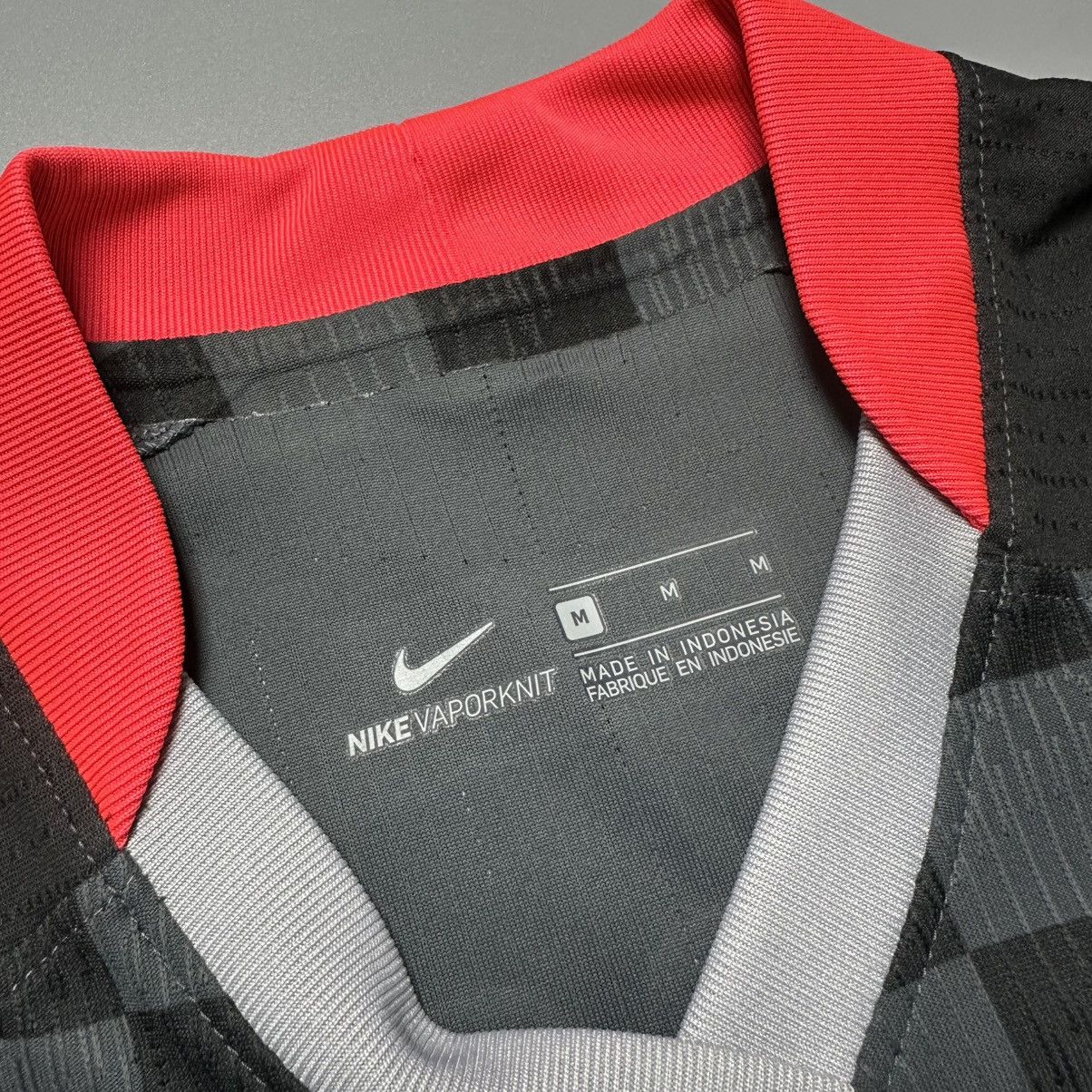Vintage LIVERPOOL NIKE 2020/2021 SOCCER THIRD JERSEY #20 DIOGO JOTA Size US M / EU 48-50 / 2 - 8 Thumbnail