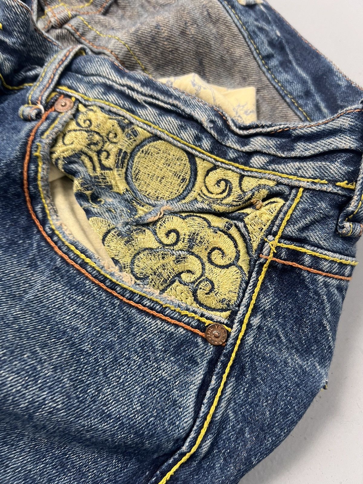 Japanese Brand Vintage the year of golden japanese embroidered denim pants Size US 40 / EU 56 - 8 Thumbnail