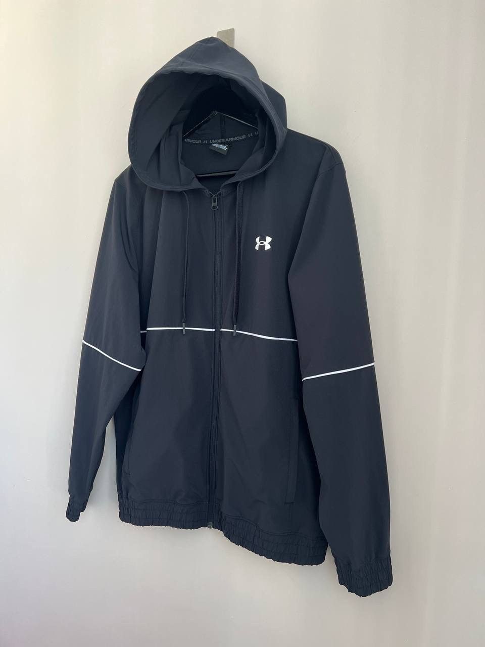 Under Armour Under Armour men's black tracksuit size M Size US M / EU 48-50 / 2 - 11 Thumbnail