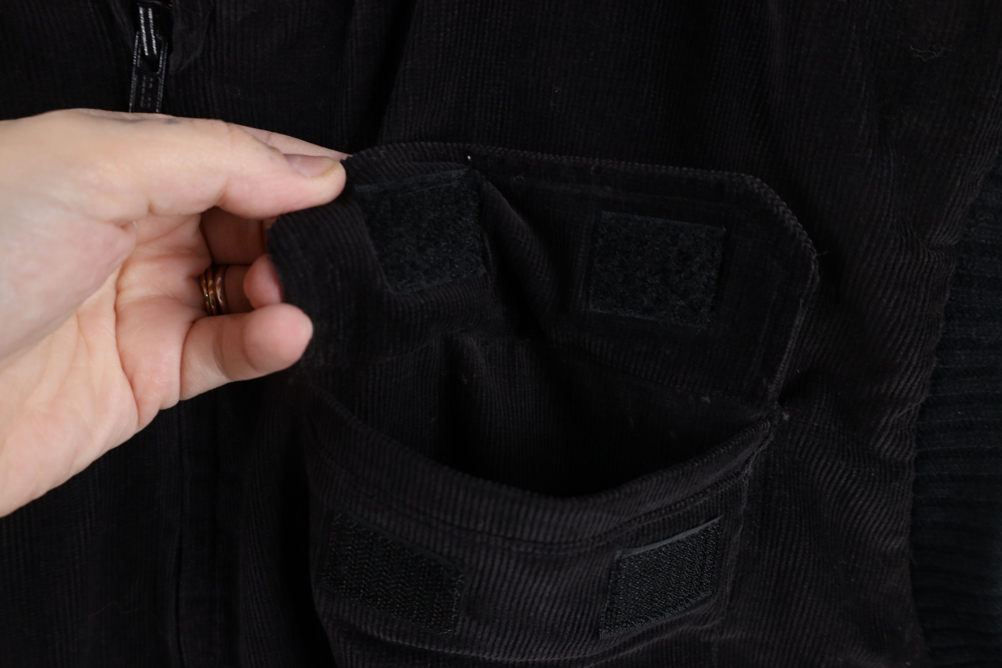 Vintage Vintage 70s Streetwear Corduroy Puffer Vest Jacket Black Size US XL / EU 56 / 4 - 7 Thumbnail