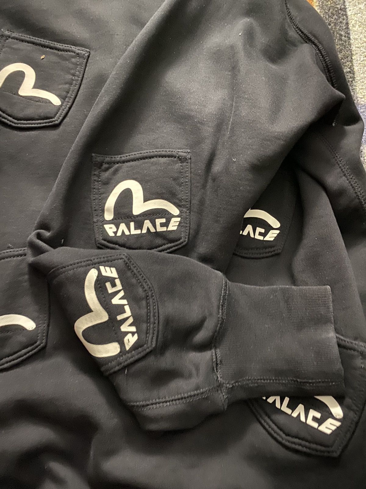 Evisu × Palace Palace x Evisu Multi Pocket Crewneck Size US L / EU 52-54 / 3 - 5 Thumbnail