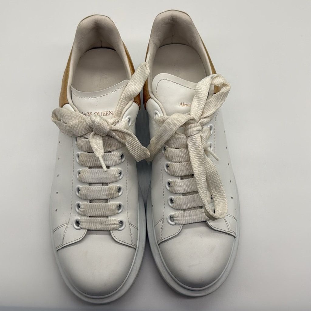 Alexander McQueen Alexander McQueen Metallic Gold & White Lace Up Sneakers 39 Size US 9 / IT 39 - 6 Thumbnail