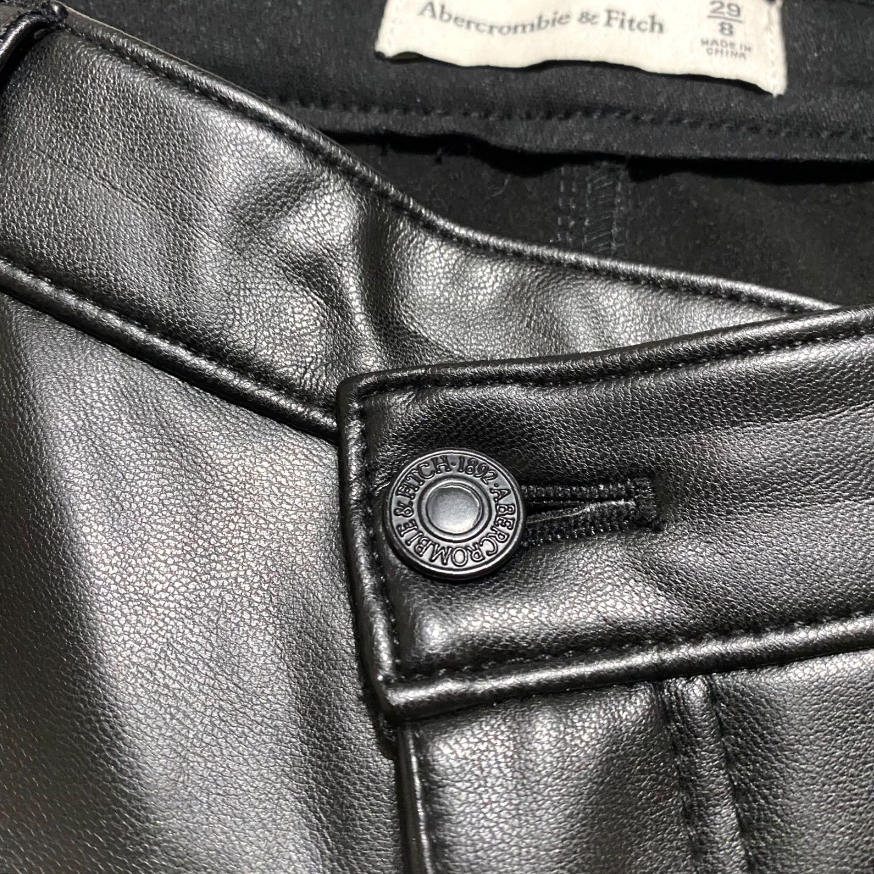 Abercrombie & Fitch Abercrombie & Fitch Womens Pants Black Faux Vegan Leather Straight High Rise 8 Size 30" / US 8 / IT 44 - 6 Thumbnail
