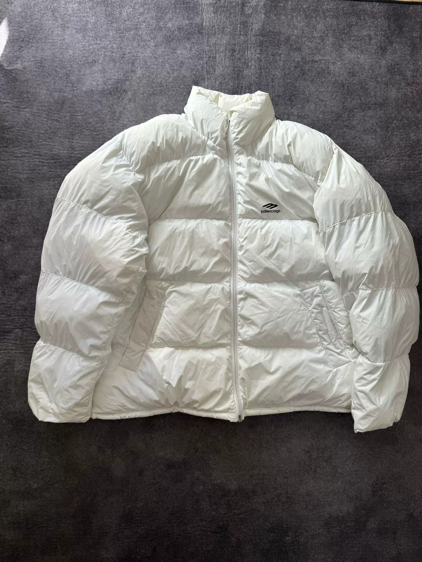 Balenciaga Balenciaga Unisex White Down Jacket Size US L / EU 52-54 / 3 - 1 Thumbnail