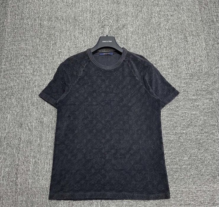 Louis Vuitton Louis Vuitton LV black read towel short sleeve | Grailed