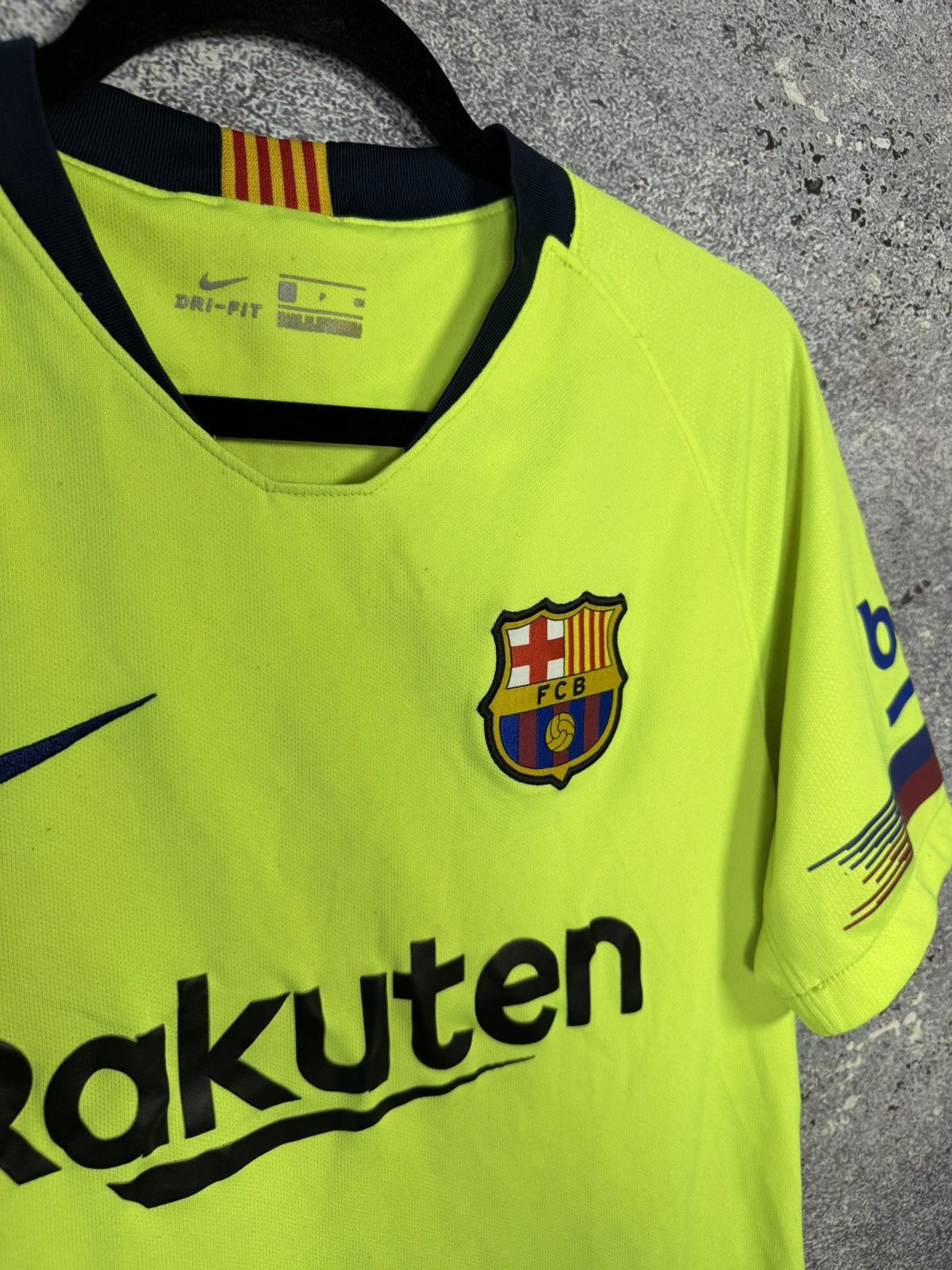 Nike Vintage FC Barcelona 2018/19 Away Nike Soccer Jersey Size US S / EU 44-46 / 1 - 7 Thumbnail