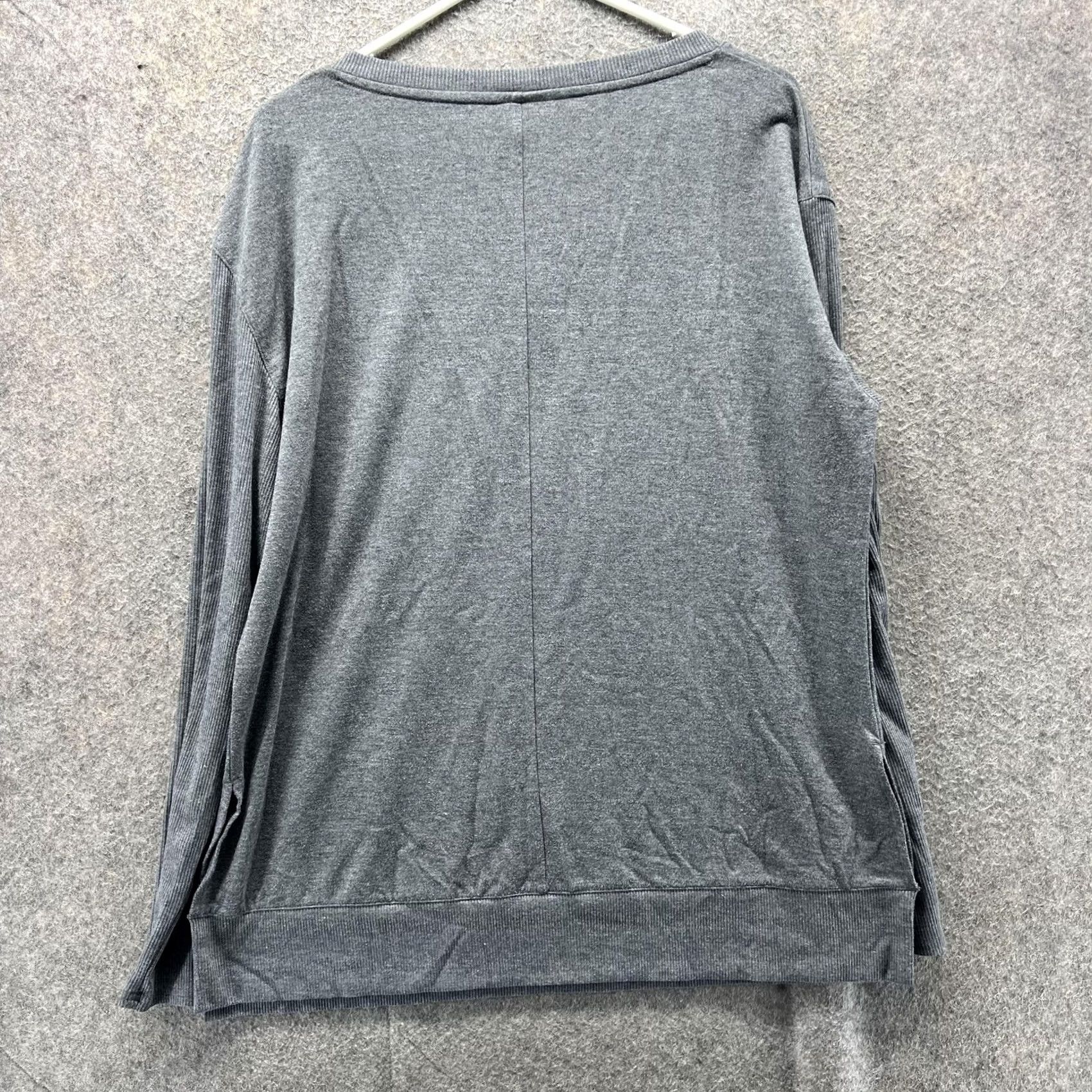 Reebok Reebok Sweatshirt Womens 2XL Gray V Neck Lightweight Pullover Top Knit Heather Shirt Womens 2XL Gray V-Neck Pullover Lightweight Activewear Size XXL / US 16-18 / IT 52-54 - 2 Thumbnail