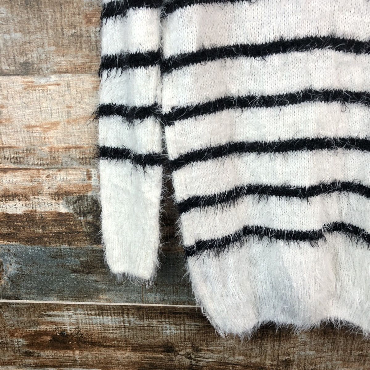 Homespun Knitwear × Japanese Brand × OVER THE STRiPES DLL Latina Stripe White fur shaggy mohair Knitwear #C057 Size M / US 6-8 / IT 42-44 - 16 Thumbnail